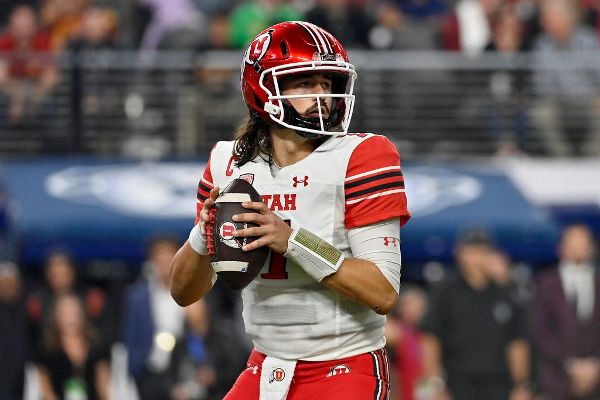 Utah star QB Rising to return for senior year