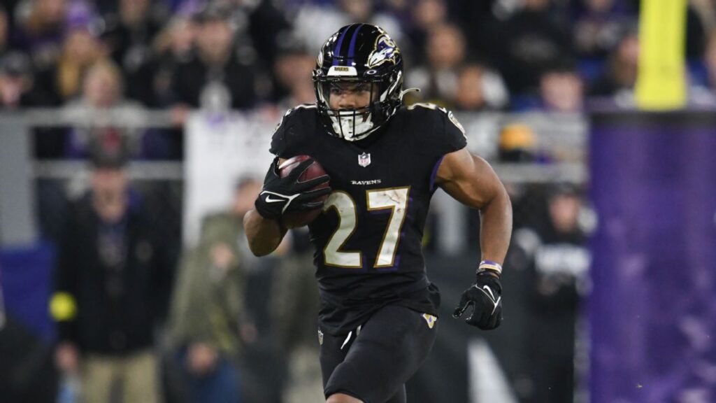 Source: Ravens to rest Dobbins, uncertain on QB