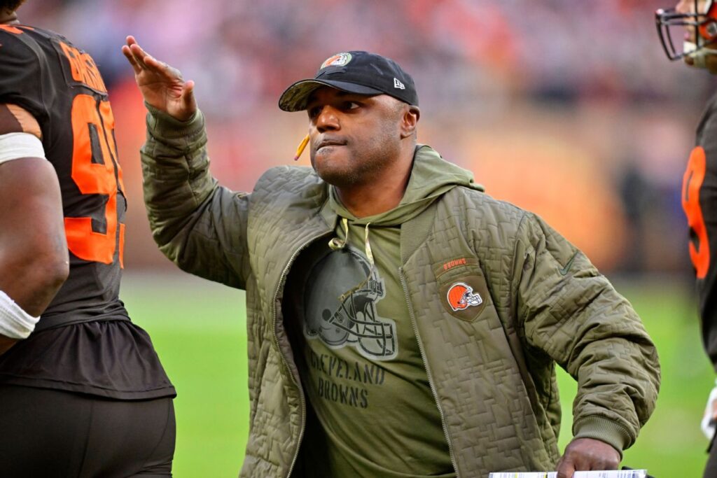 Source: Browns fire defensive coordinator Woods