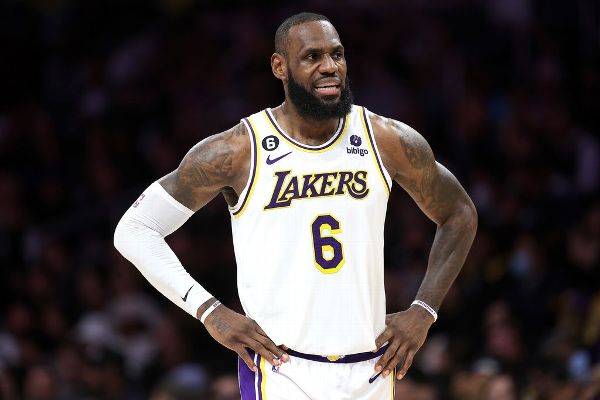 LeBron vents: Lack of calls ‘not making sense’