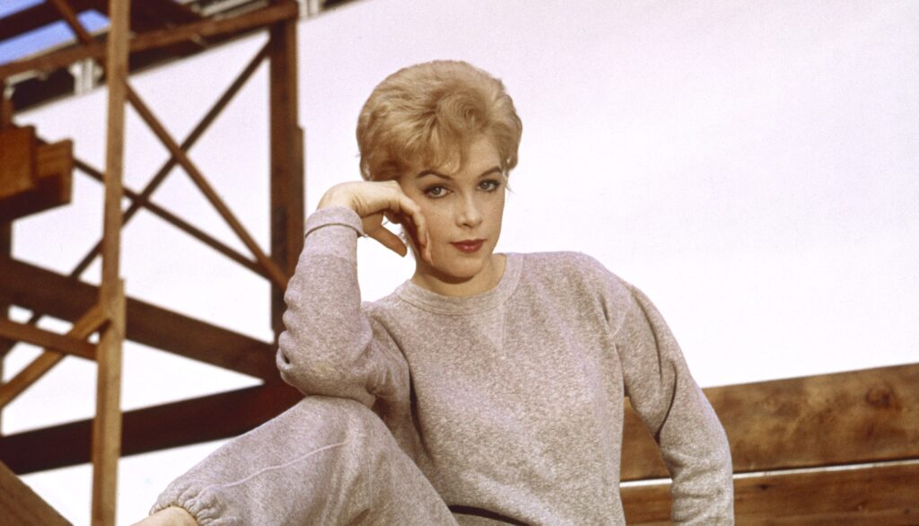 Stella Stevens, Who Starred in ‘The Nutty Professor,’ ‘The Poseidon Adventure,’ Dies at 84