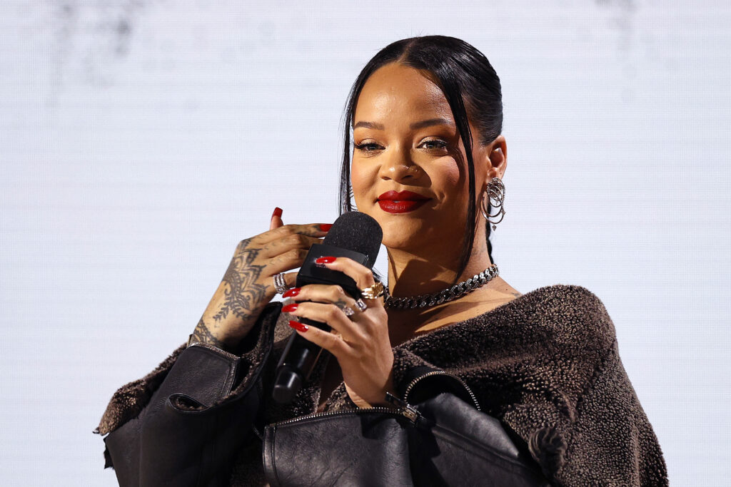 Rihanna to Perform at Oscars