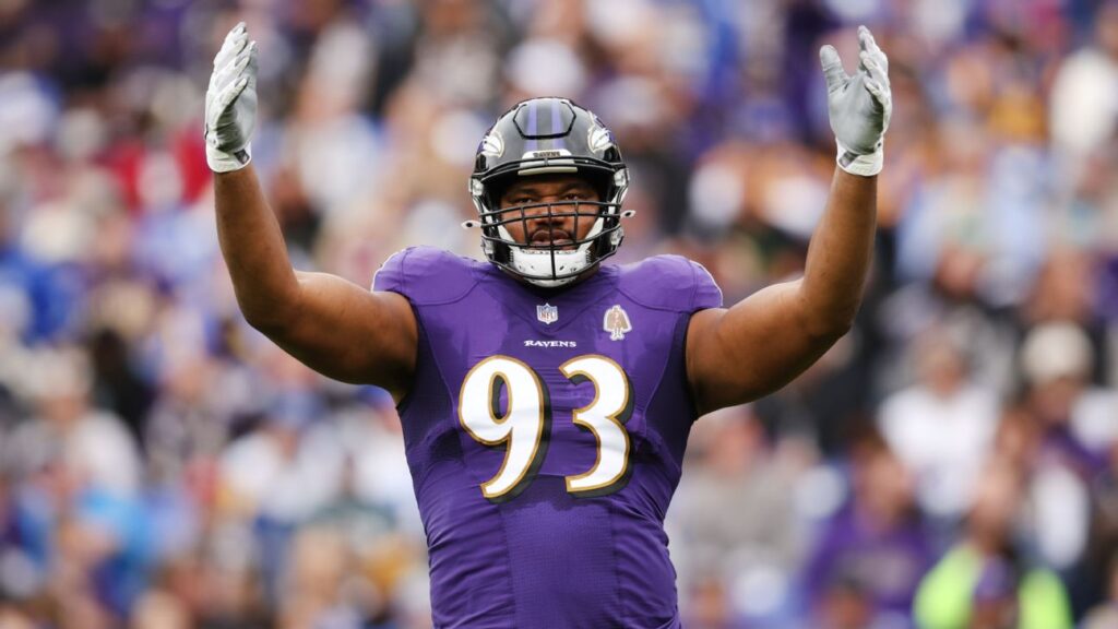 Ravens’ Campbell to return, eyes 100 sack total