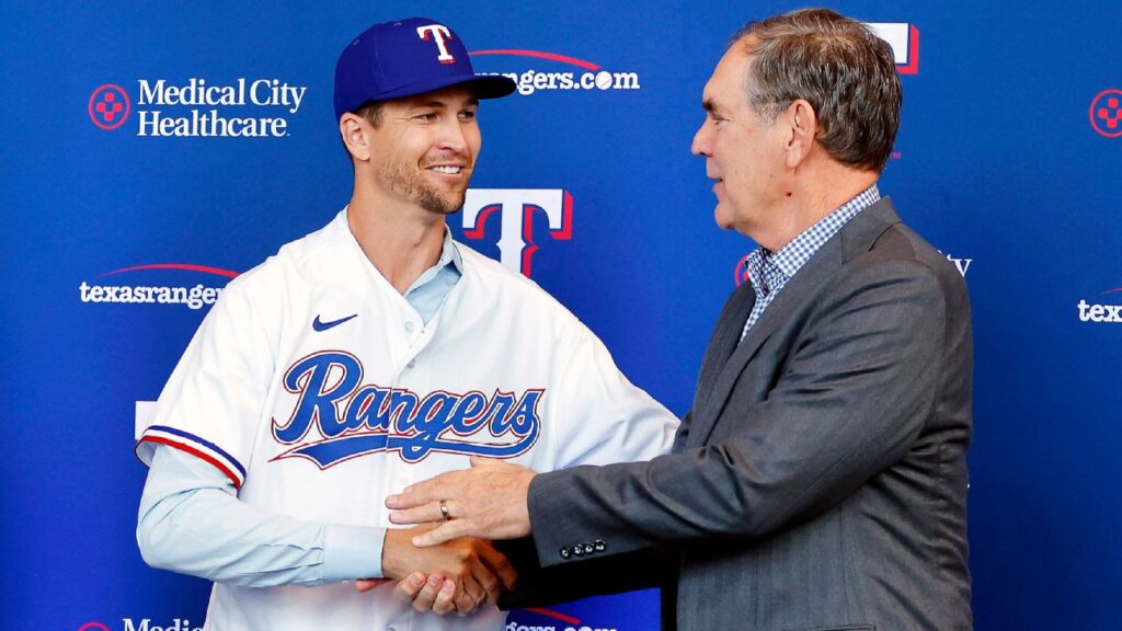 Rangers hold deGrom out of 1st spring workout