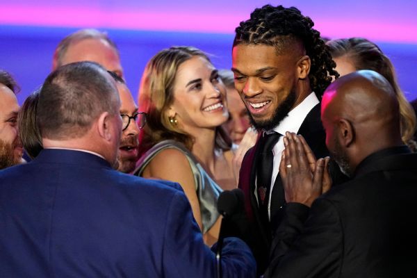 NFL Honors lauds group that saved Bills’ Hamlin