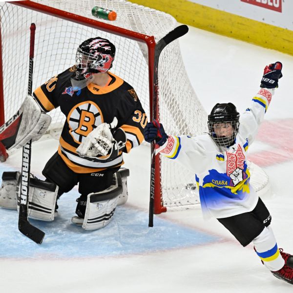 Anthems unite Ukraine, U.S. youth hockey teams