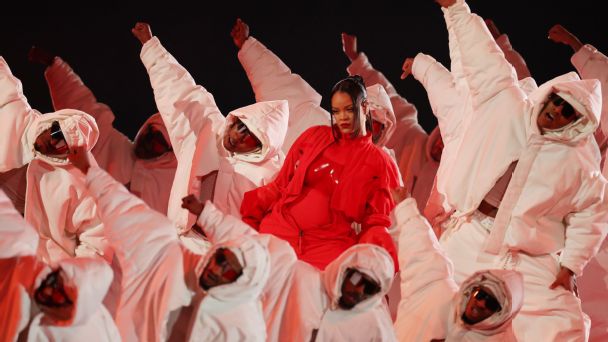 Social media reacts to Rihanna’s Super Bowl 2023 halftime show