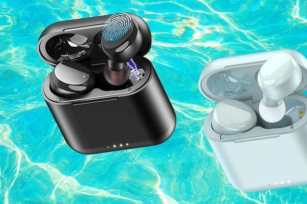 The Viral Headphones That Amazon Reviewers Say Are ACTUALLY Waterproof