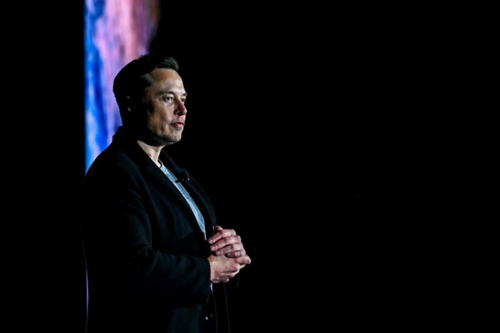 Report: Elon Musk Says Twitter Is Valued At Less Than Half of What He Paid For It Just Days After Sending Frantic Email to Employees at 2:30 A.M.