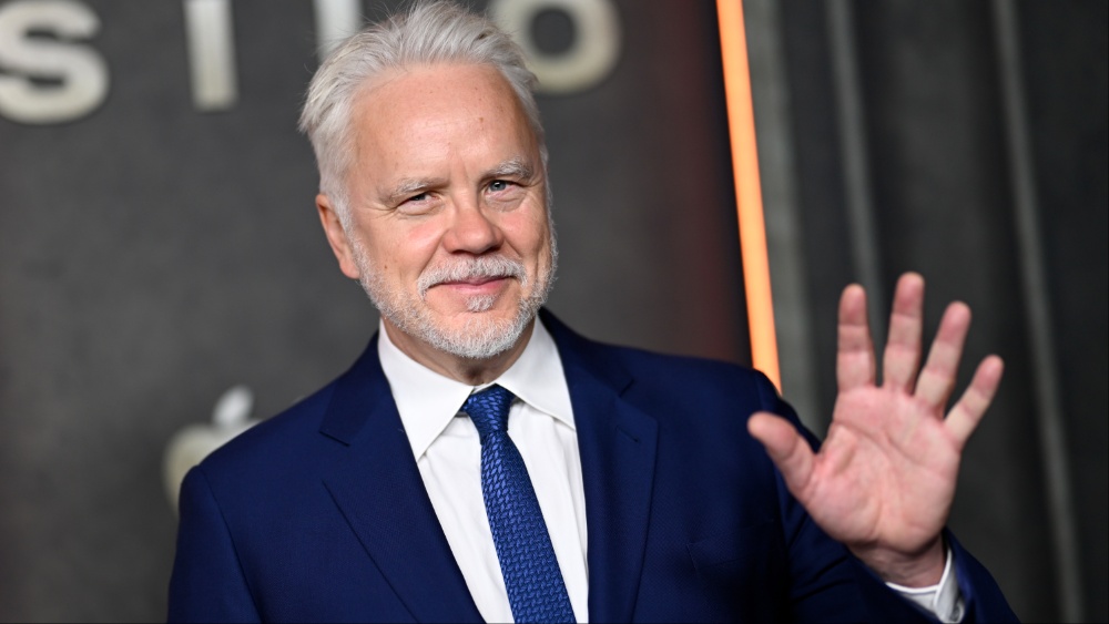 Tim Robbins Talks New Show ‘Silo,’ COVID Lockdowns: ‘We’ve Been Through Three Years of Questionable Choices’