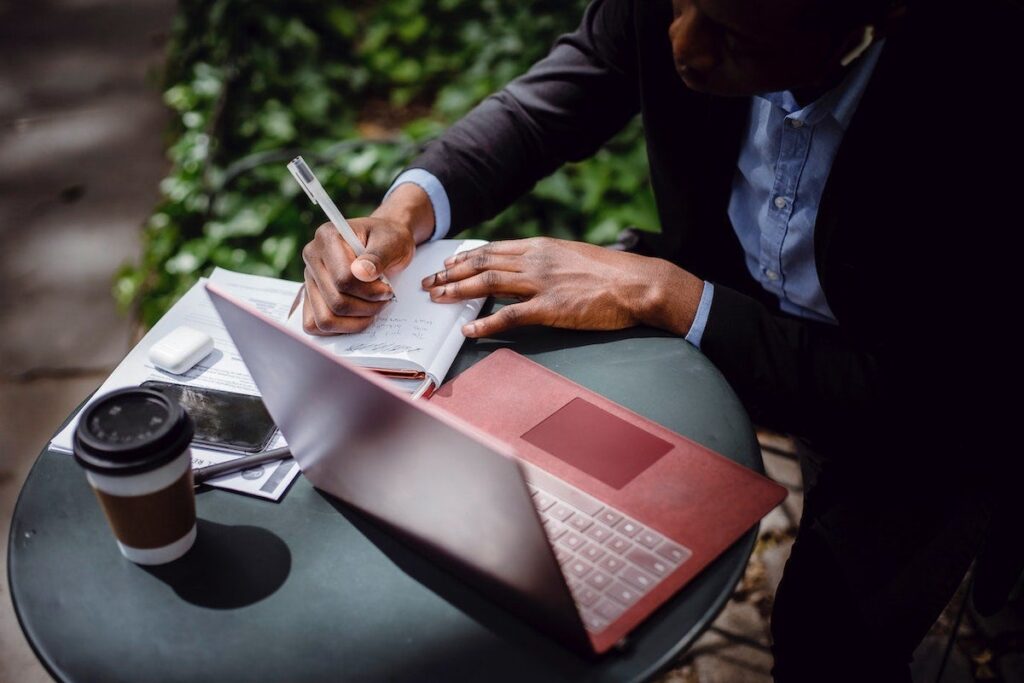 Creative Ways to Make a Productive Outdoor Workspace