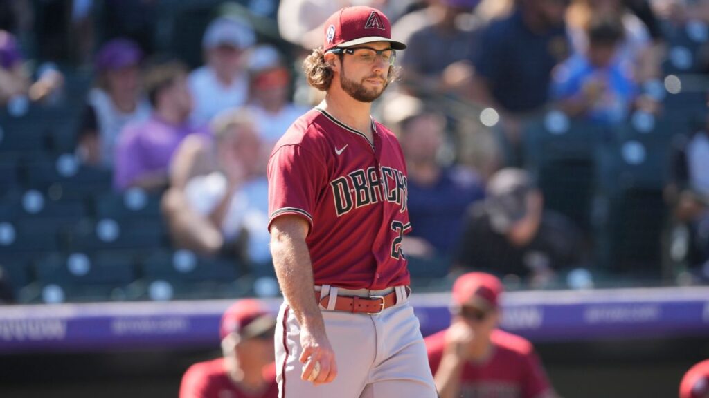 D-backs’ Gallen accidentally kills bird with throw