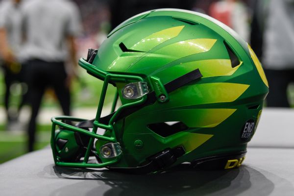 Five-star QB Van Buren commits to Oregon