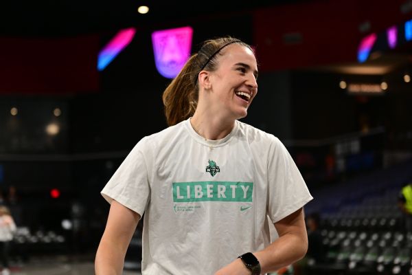 N.Y. locks up Ionescu with extension through ’25