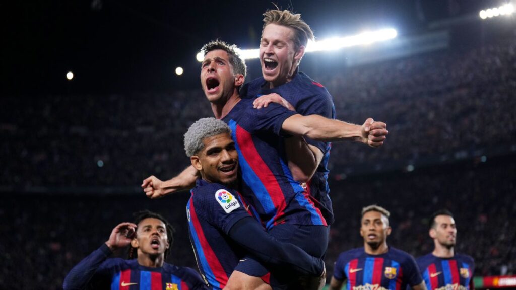 What’s at stake this weekend: Barcelona could clinch LaLiga, Bundesliga race heats up