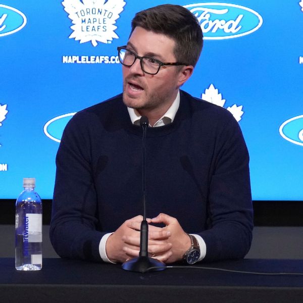 Leafs GM Dubas: No plans ‘to go anywhere else’