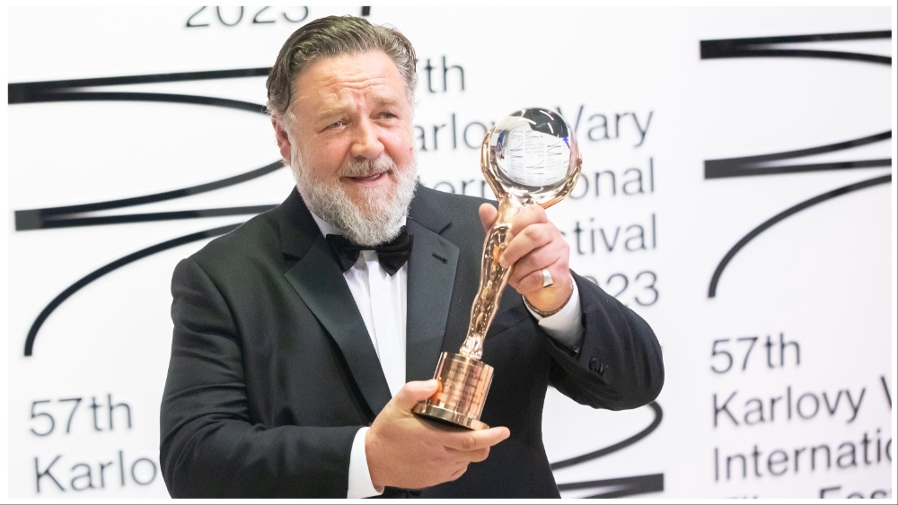 Russell Crowe, Alicia Vikander Wow Karlovy Vary Film Festival Crowds as 57th Edition Kicks Off