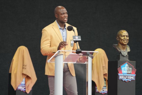 Ware’s emotional speech highlights HOF induction