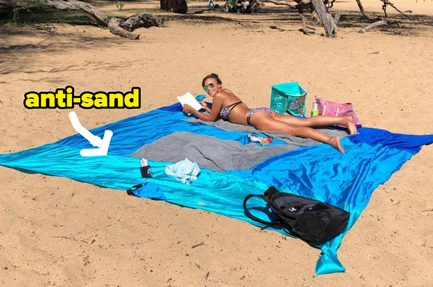 41 Things That Reviewers Are Glad They Packed For Beach Trips