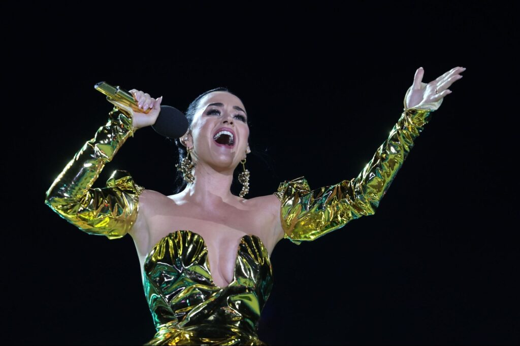 Katy Perry Is Fighting the Founder of 1-800-Flowers for a $15 Million California Mansion He Doesn’t Want to Sell Her