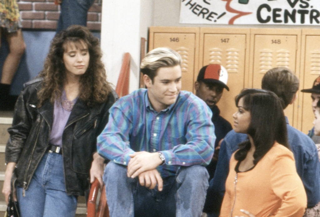 Mark-Paul Gosselaar: It’s ‘Tough’ to Watch ‘Saved by the Bell’ Episode Where Zack ‘Was Basically Whoring Out Lisa’ Without Her Consent