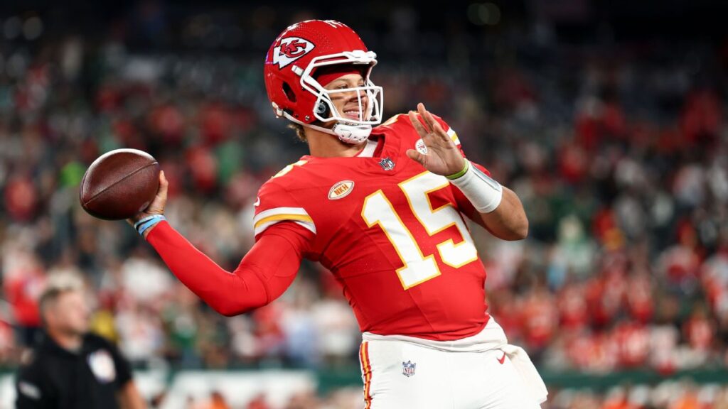 Mahomes’ latest trick? QB acts as backup punter