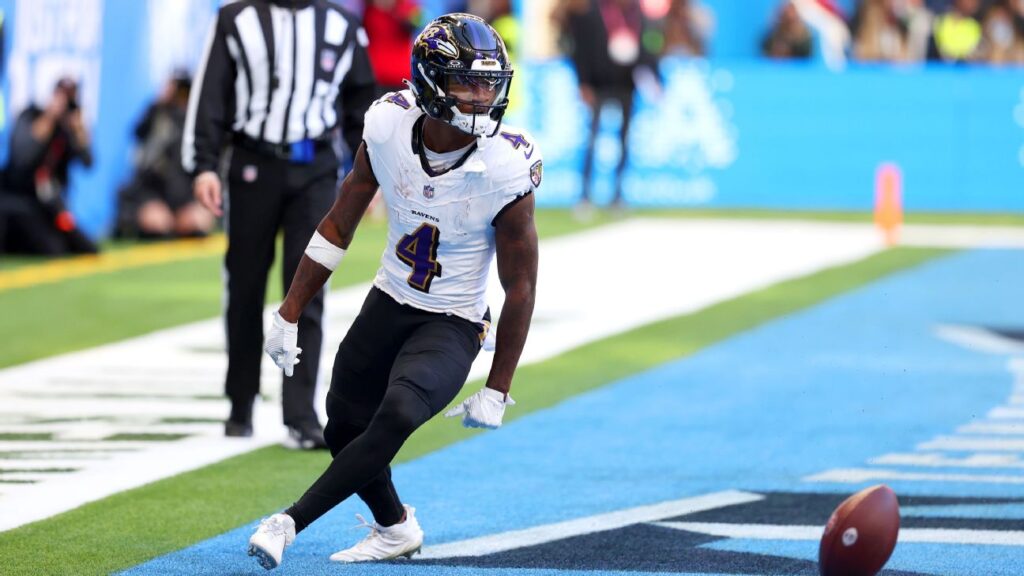 Ravens QB Lamar Jackson buys time, finds rookie Zay Flowers for first TD