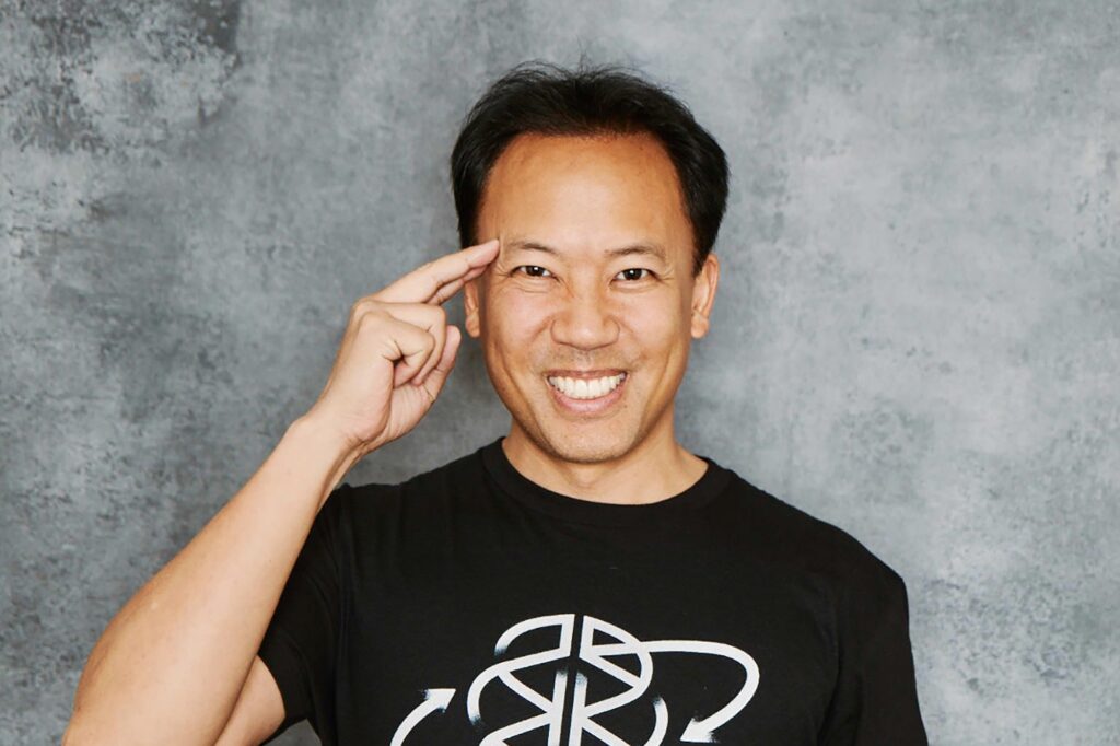 How to Calm Your Busy Mind, According to World-Renowned Brain Coach Jim Kwik