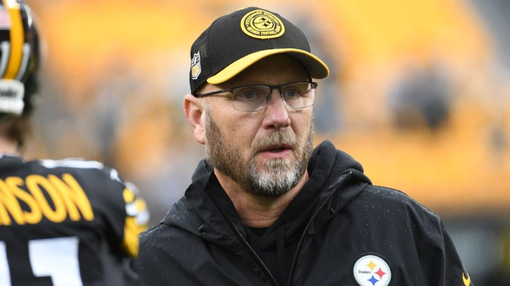 Steelers fire OC Canada after offensive struggles