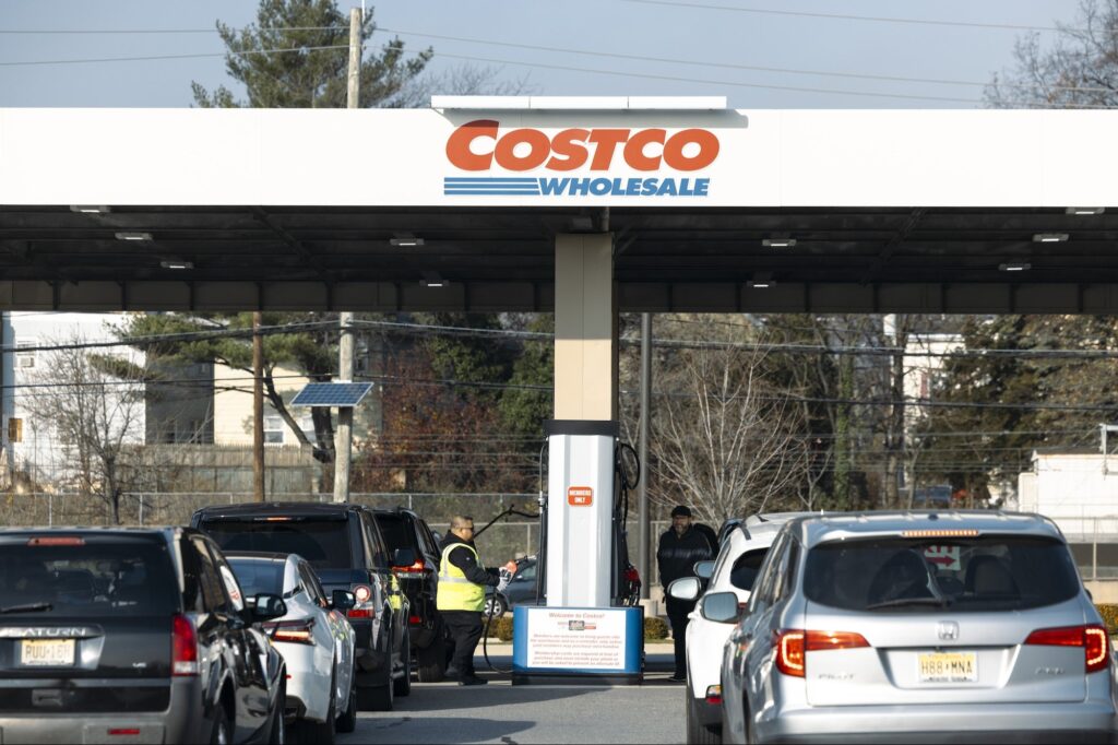 Police Issue Warning After Man’s Car Is Stolen at Costco