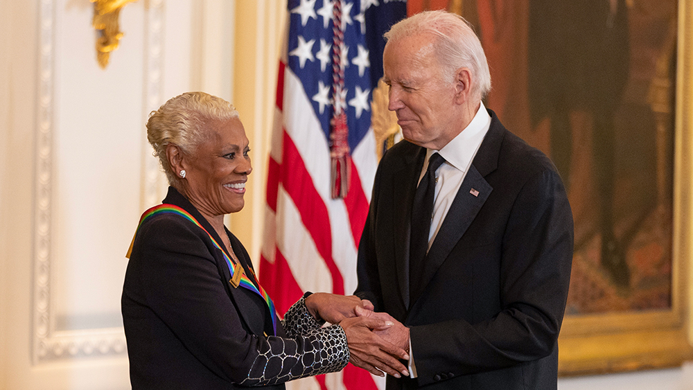 Queen Latifah, Dionne Warwick, Rene Fleming, Barry Gibb and Billy Crystal Lauded by Kennedy Center for Contributions to American Culture