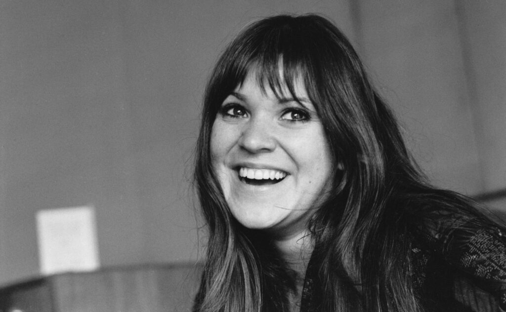 Melanie, Singer Who Performed at Woodstock and Topped Charts With ‘Brand New Key,’ Dies at 76