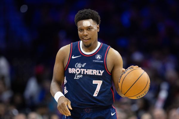 Lowry’s Sixers debut includes ovation, stitches