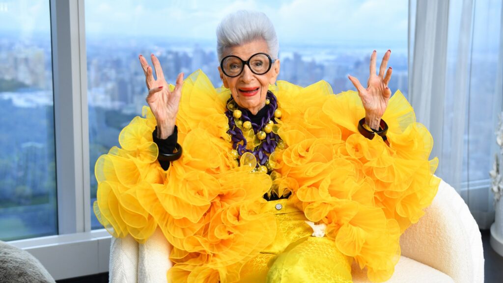 Iris Apfel, Fashion Icon and Subject of Albert Maysles Documentary, Dies at 102