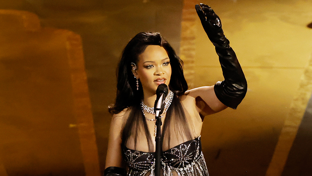 Rihanna Performs Rare Fan Favorites for Billionaire’s Private Wedding Party in India