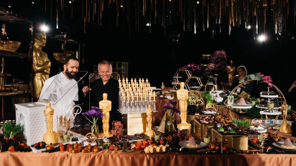 Wolfgang Puck’s Governors Ball Menu Includes 5,000 Chocolate Oscars Dusted With 24-Karat Gold