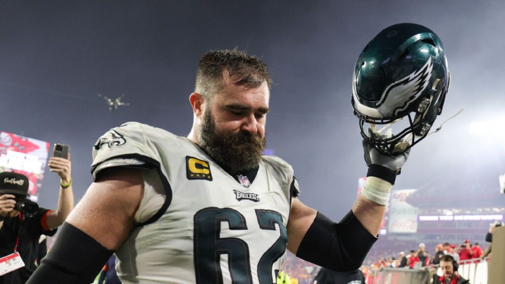Eagles’ Kelce, 6-time All-Pro, says he’s retiring