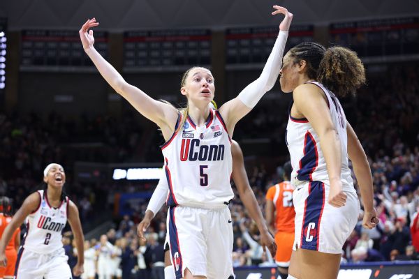 Bueckers goes off; Geno calls her ‘best in America’