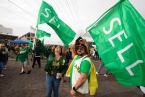 A’s fans protest, stay in parking lot for opener