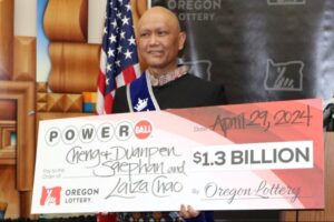 $1.3 Billion Powerball Winner Revealed as Immigrant Who’s Battled Cancer for 8 Years: ‘I Might Get Lucky Again. I’ll Keep Playing.’