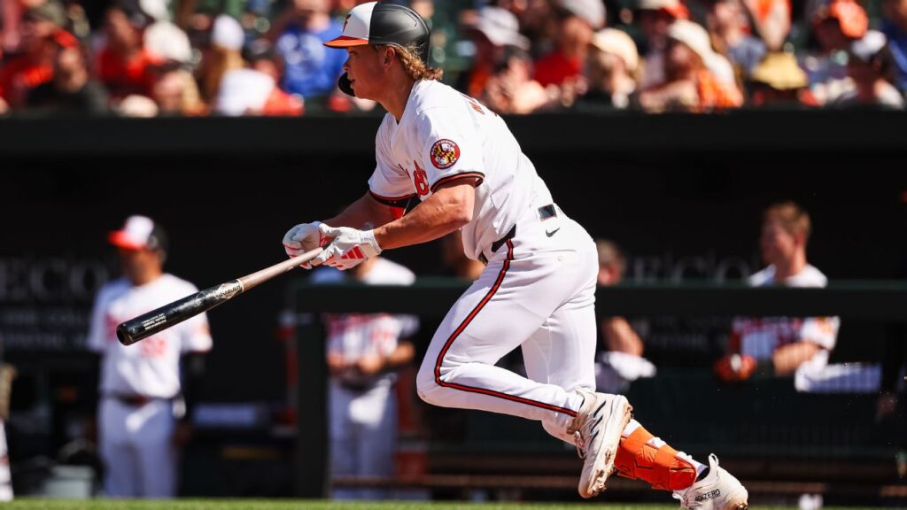 ‘Relieved’ Holliday gets 1st MLB hit, aids O’s rally
