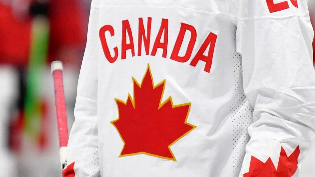 Canada beats U.S., wins women’s hockey worlds