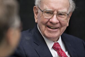 Warren Buffett Had to Work From His iPhone After Telephone Lines Went Down at Berkshire Hathaway: ‘I’m Glad We Didn’t Sell All of Our Apple’