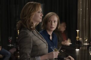 ‘Hacks’: Hannah Einbinder and Christina Hendricks Talk Gay Republicans and Their Characters’ ‘Loosey-Goosey Morals in the Bedroom’