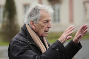 Oscar-Winning Director Costa-Gavras Teams With Playtime for ‘Last Breath’ Starring Denis Podalydès, Charlotte Rampling; First Still Unveiled (EXCLUSIVE)