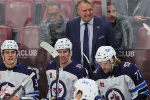 Jets coach Bowness retires after 38 years in NHL