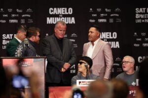 De La Hoya tells Canelo to halt ‘defamatory’ claims
