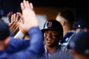 Devers’ 6-game HR streak breaks Red Sox record