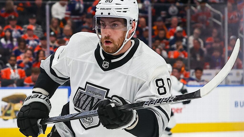 Kings trade C Dubois to Capitals for G Kuemper