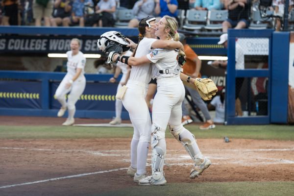 ‘Tremendous’ Kavan lifts No. 1 UT into WCWS final